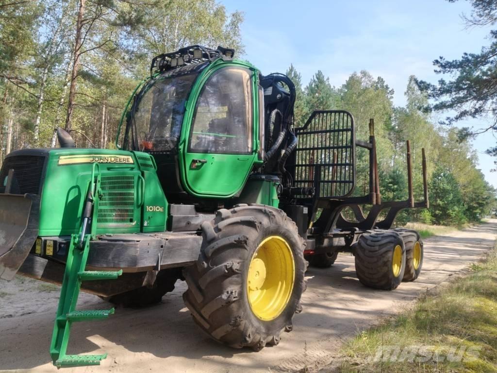 John Deere 1010 E フォワーダー