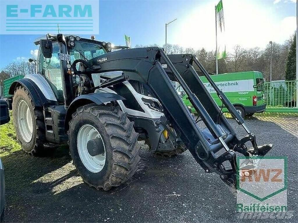 Valtra t215d トラクター