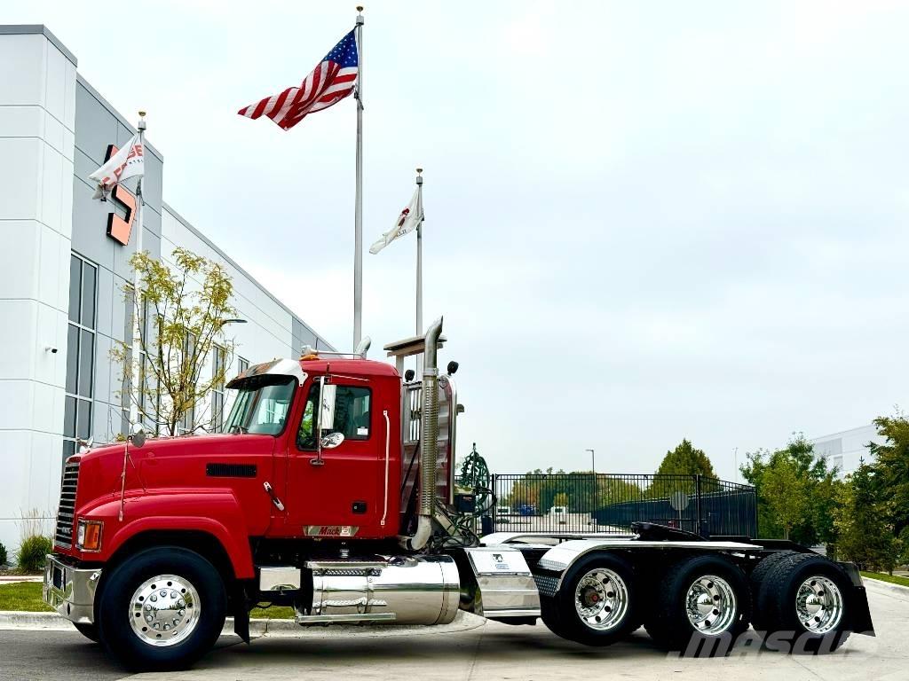Mack CHU 613 中古トラクターヘッド | トレーラーヘッド