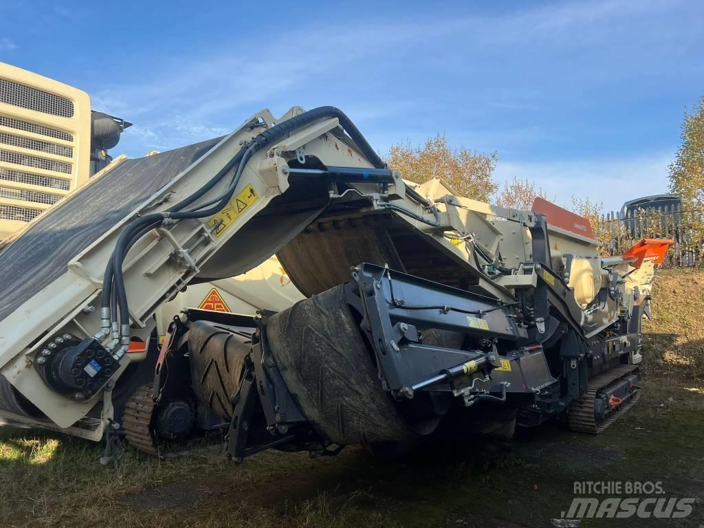 Metso ST2.3 自走式スクリーン