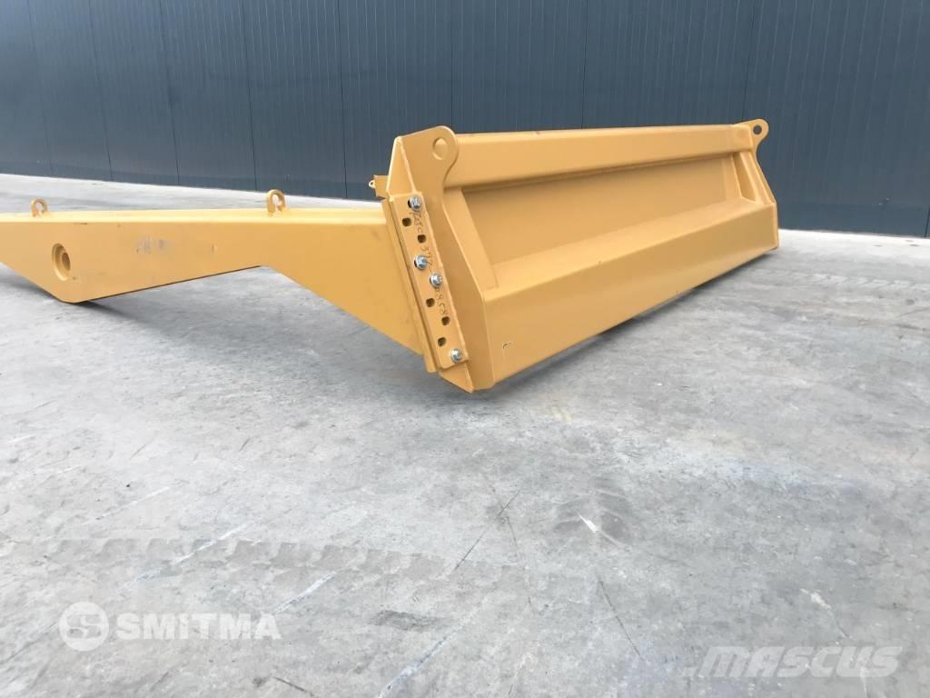 CAT 725 テールゲート