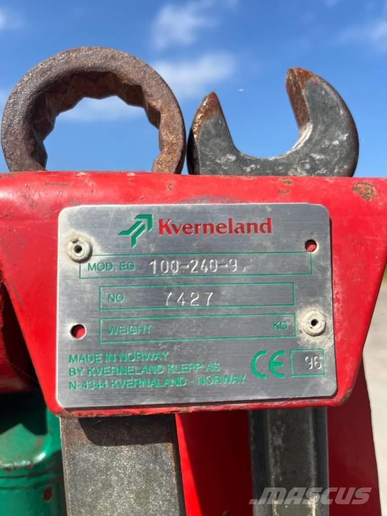 Kverneland EG85-240 リバーシブルプラウ