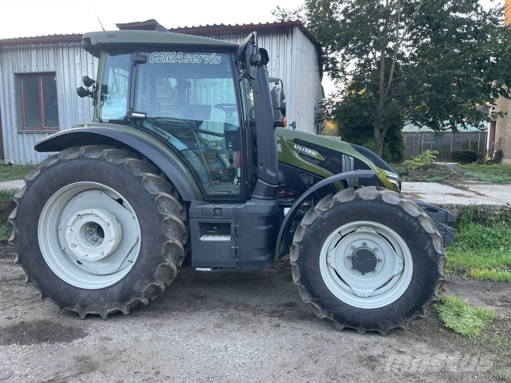 Valtra G 135 トラクター