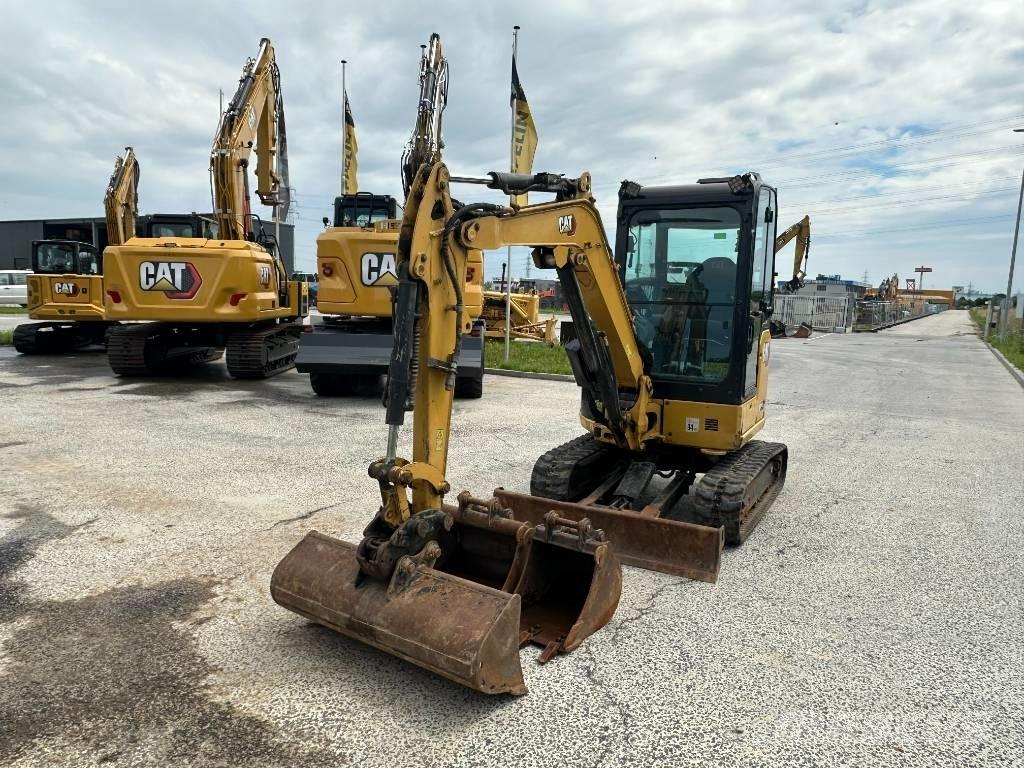 CAT 302.7 ミニ油圧ショベル 7t以下（ミニユンボ・ミニディガー）
