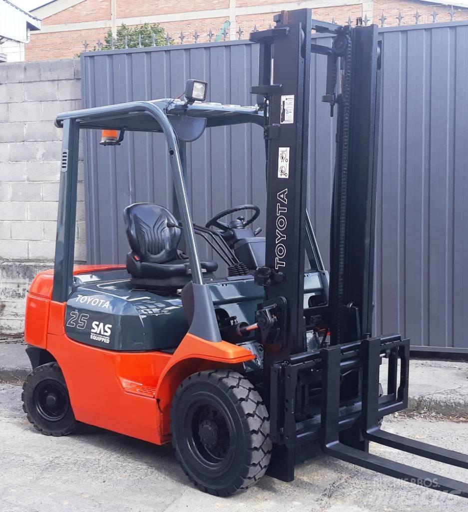 Toyota 02 7 FDF 25 ディーゼル・軽油