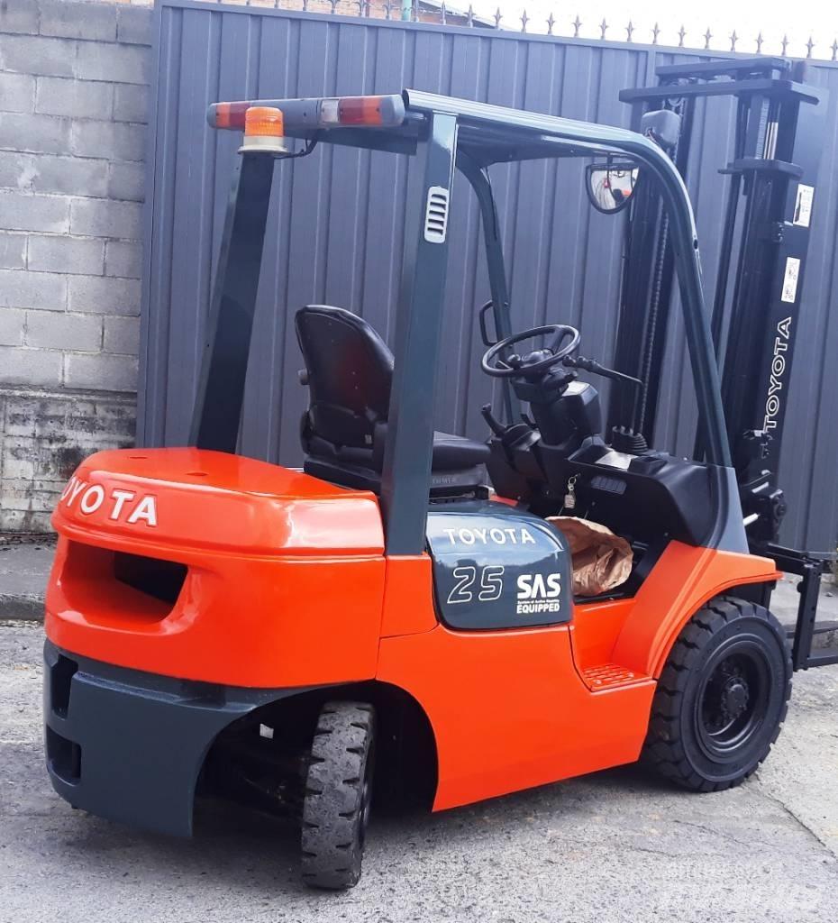 Toyota 02 7 FDF 25 ディーゼル・軽油