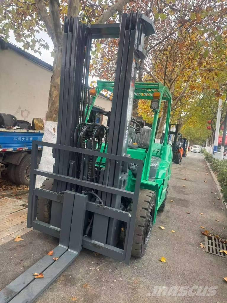 Mitsubishi 5t ディーゼル・軽油