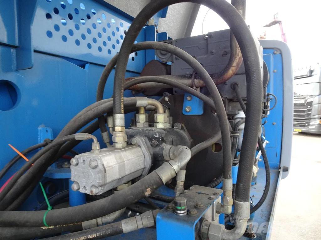 Genie S65 ブームリフト　直伸型