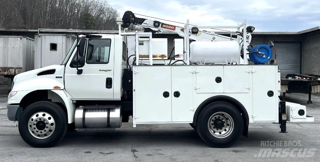 International 4400 多目的／汎用車両