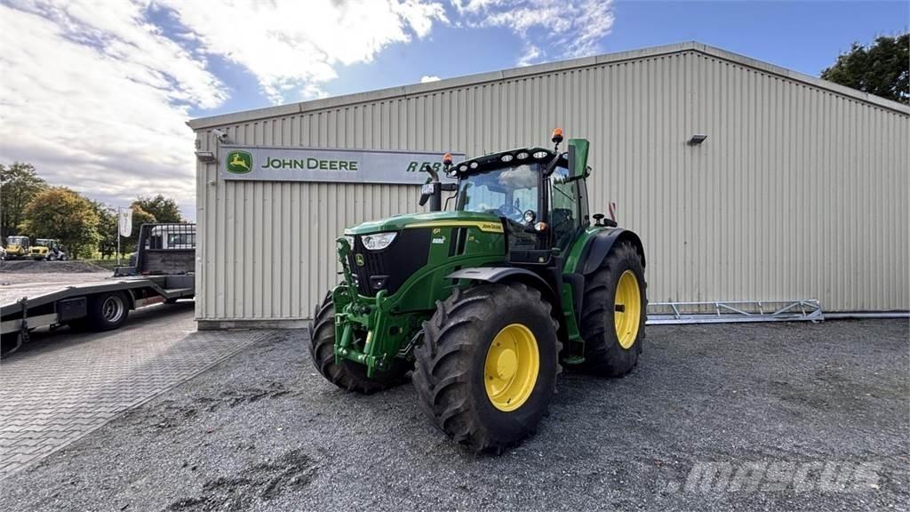 John Deere 6R215 トラクター