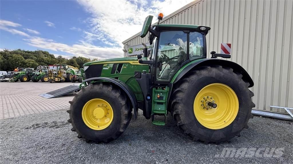 John Deere 6R215 トラクター
