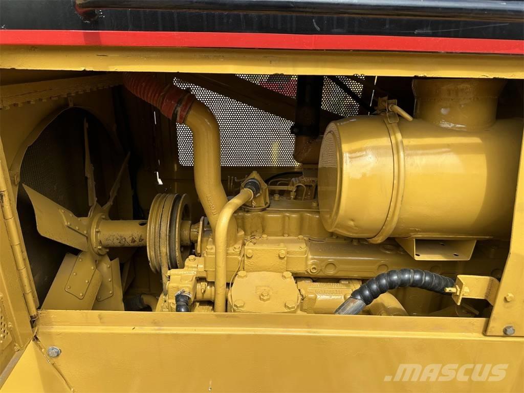 CAT D 6 G ブルドーザー