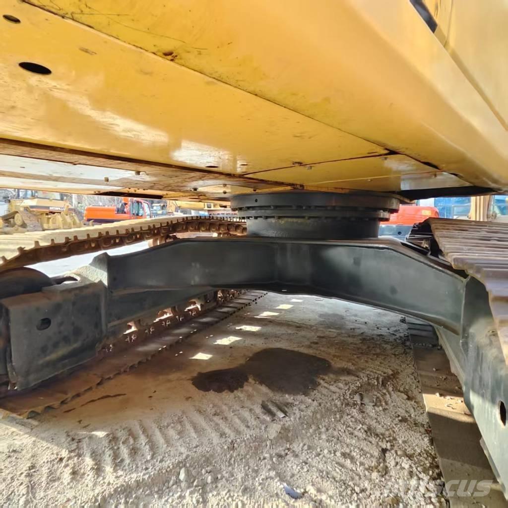Komatsu PC 200-7 大型油圧ショベル12t以上（パワーショベル・ユンボ）