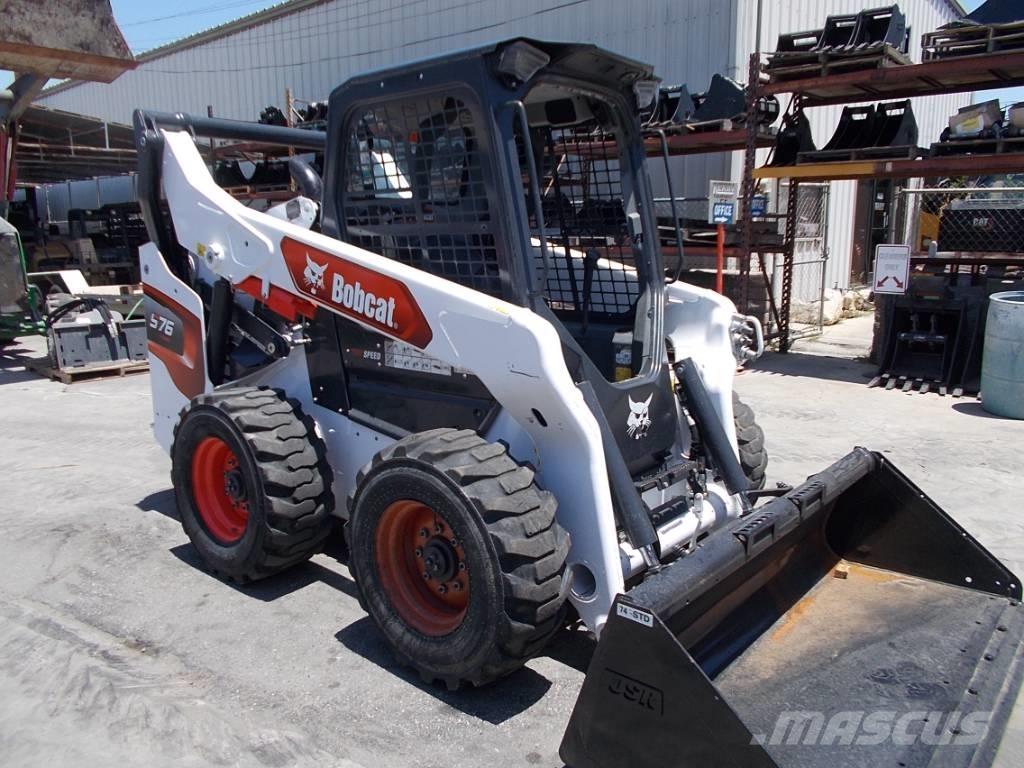 Bobcat S76 スキッドステアローダー