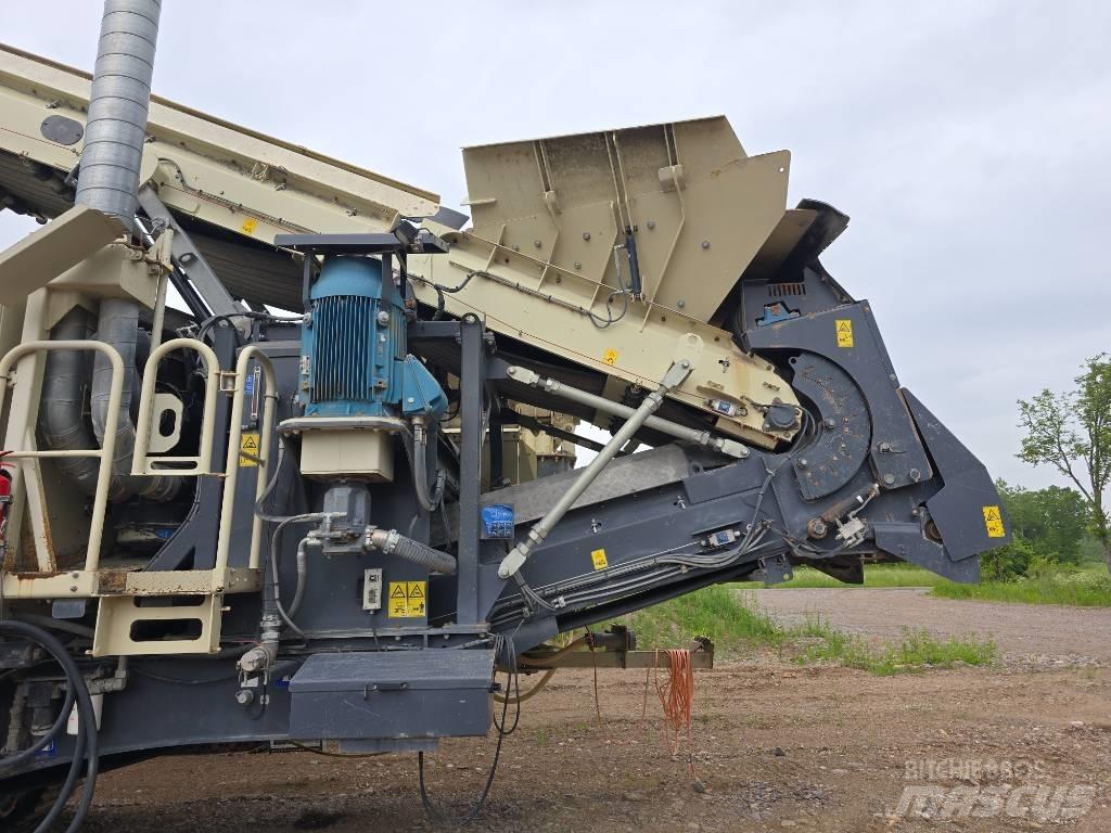 Metso LT 330D 自走式クラッシャー