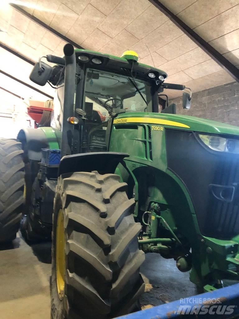 John Deere 7230 R トラクター