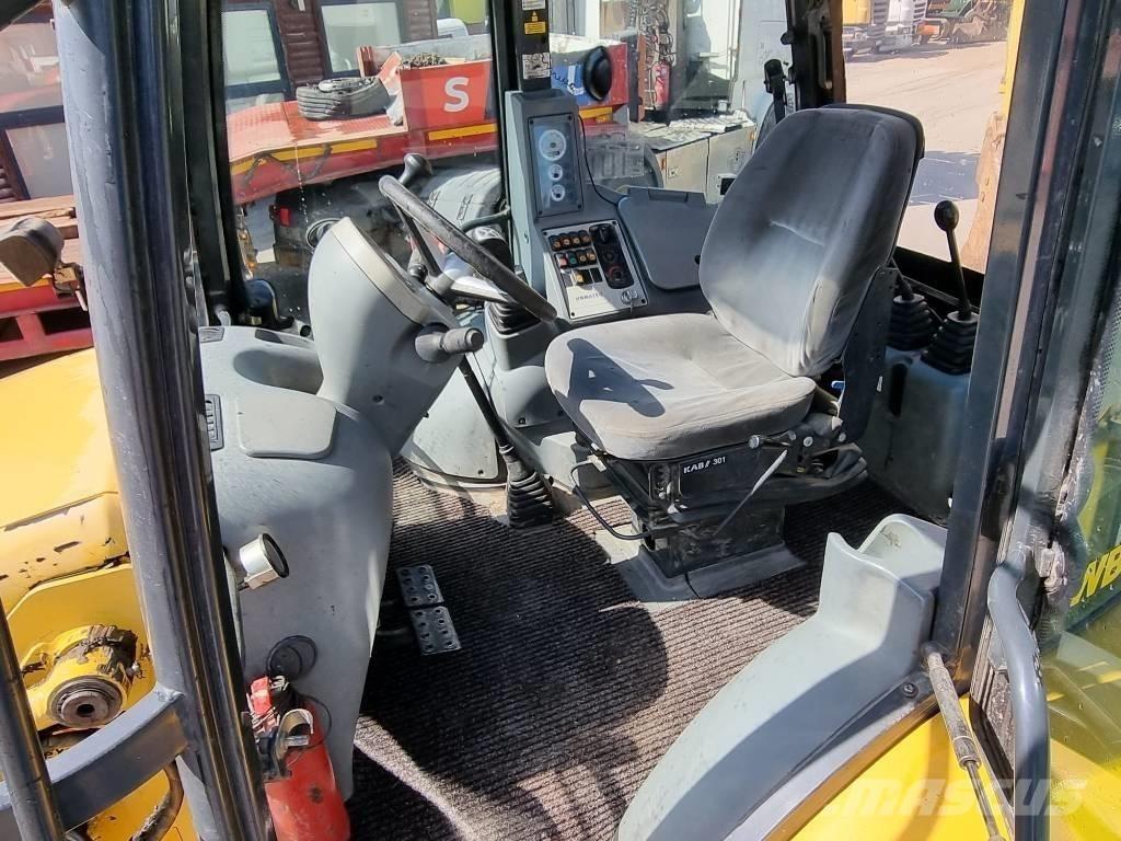 Komatsu WB 93 S-5EO バックホーローダー