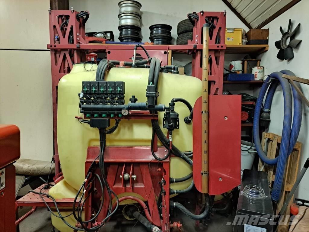 Hardi Master 1200 マウント型噴霧器