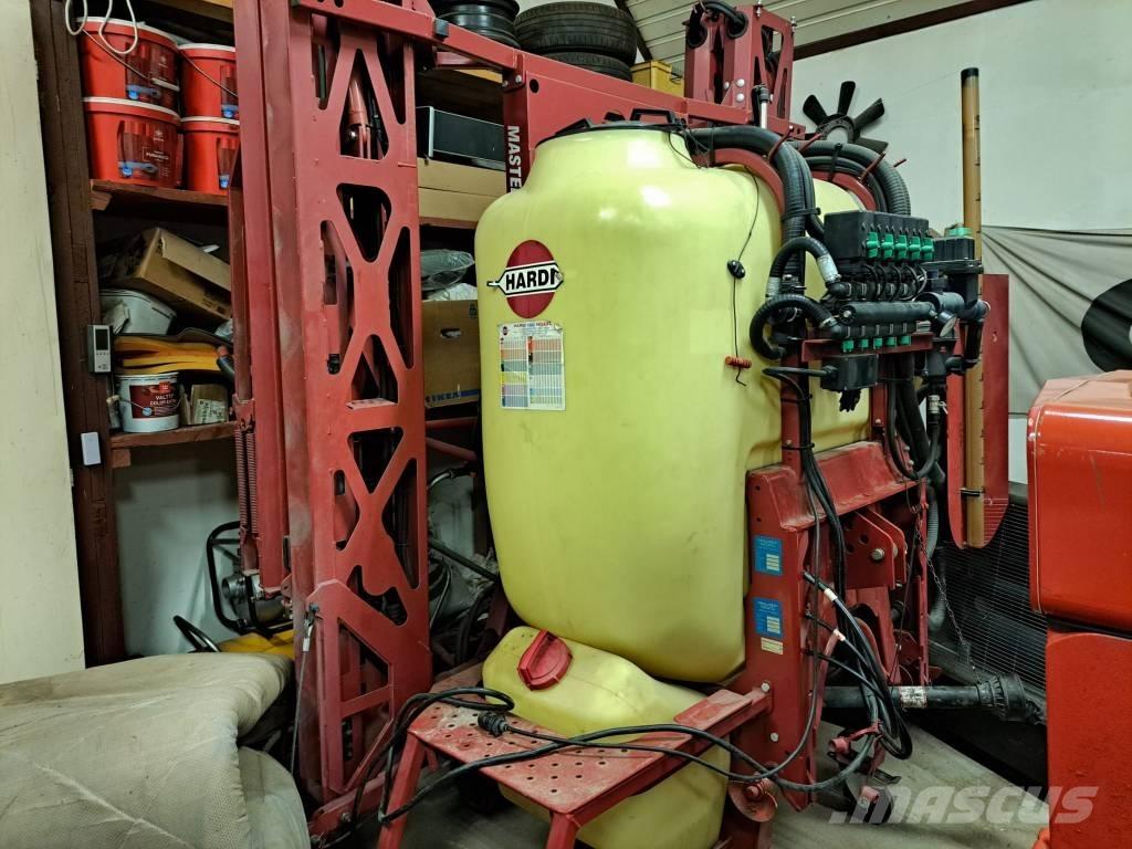 Hardi Master 1200 マウント型噴霧器