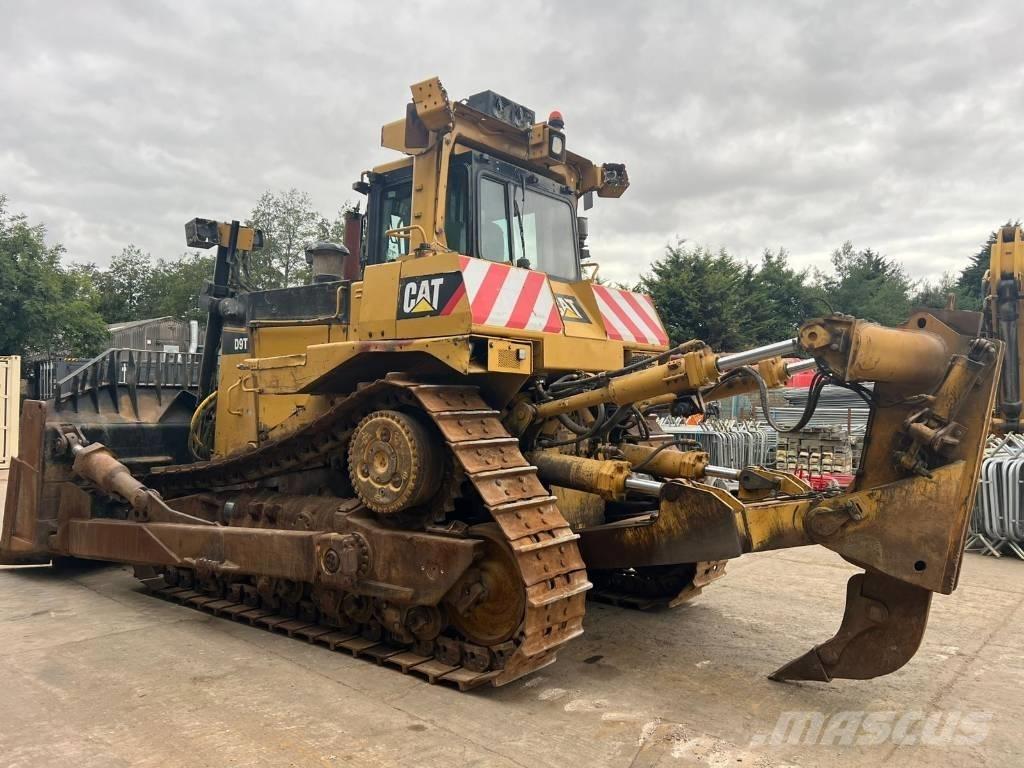 CAT D 9 T ブルドーザー
