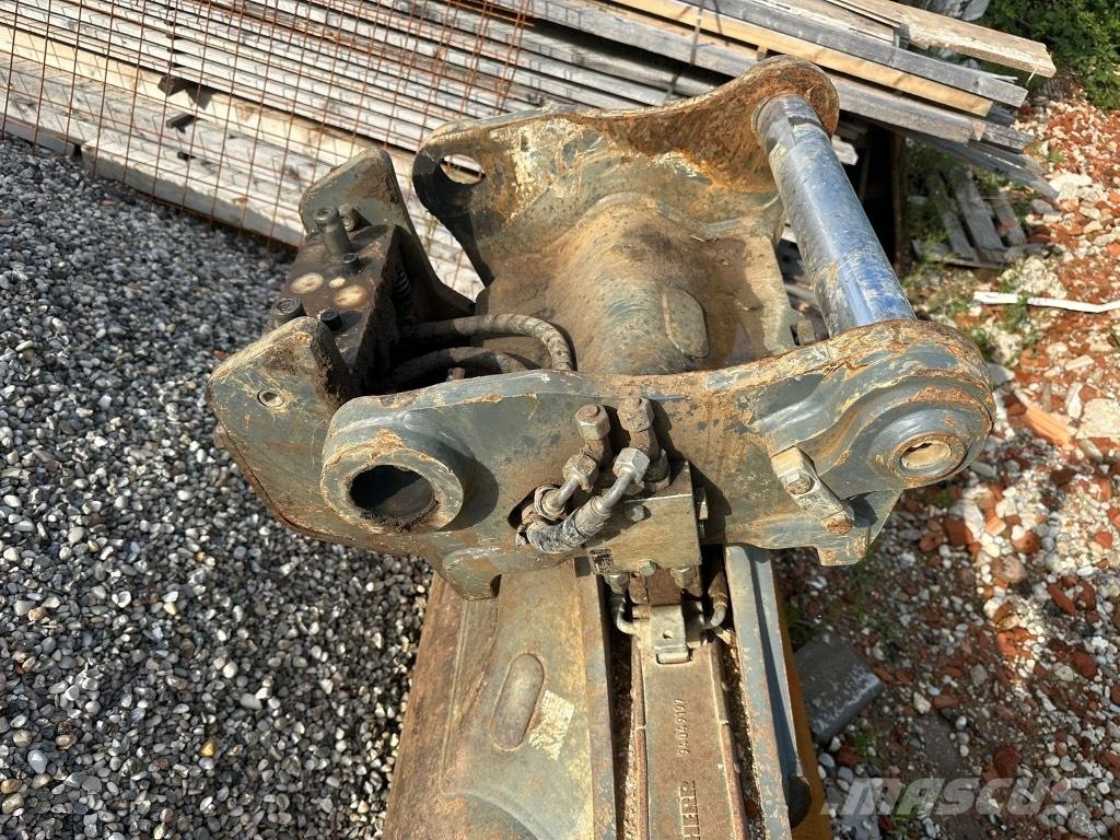 Liebherr R 922 大型油圧ショベル12t以上（パワーショベル・ユンボ）
