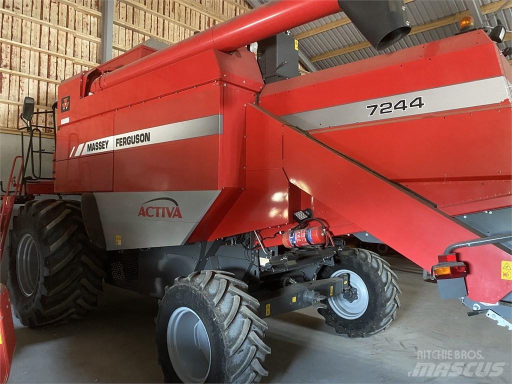 Massey Ferguson 7244 コンバイン