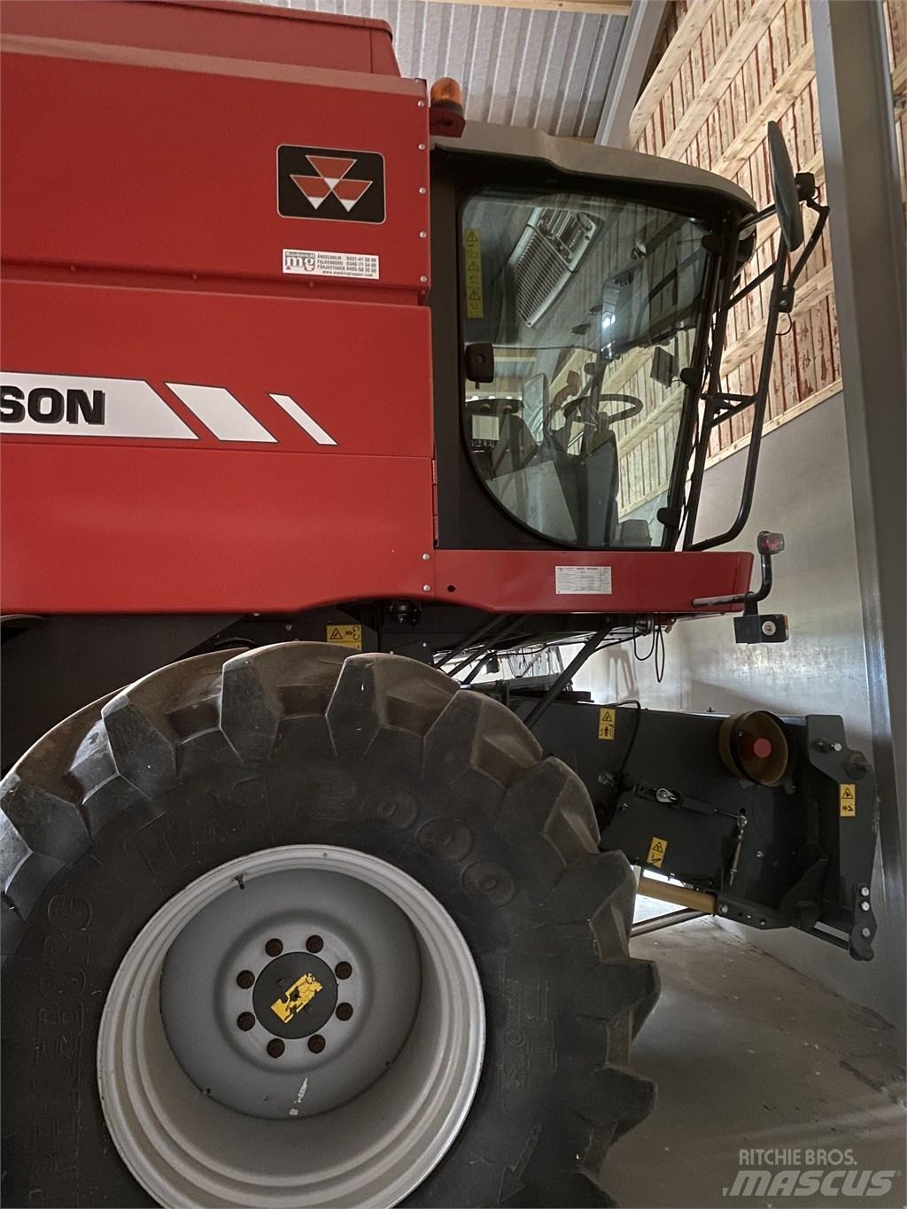 Massey Ferguson 7244 コンバイン