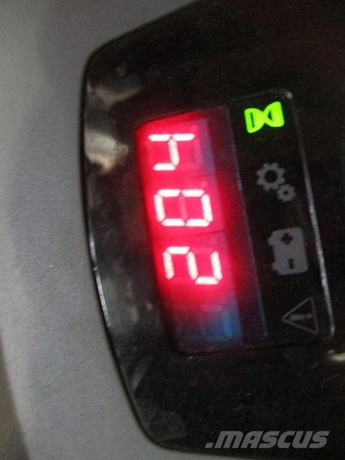 Toyota SWE 100 ウォーキンフォークリフト