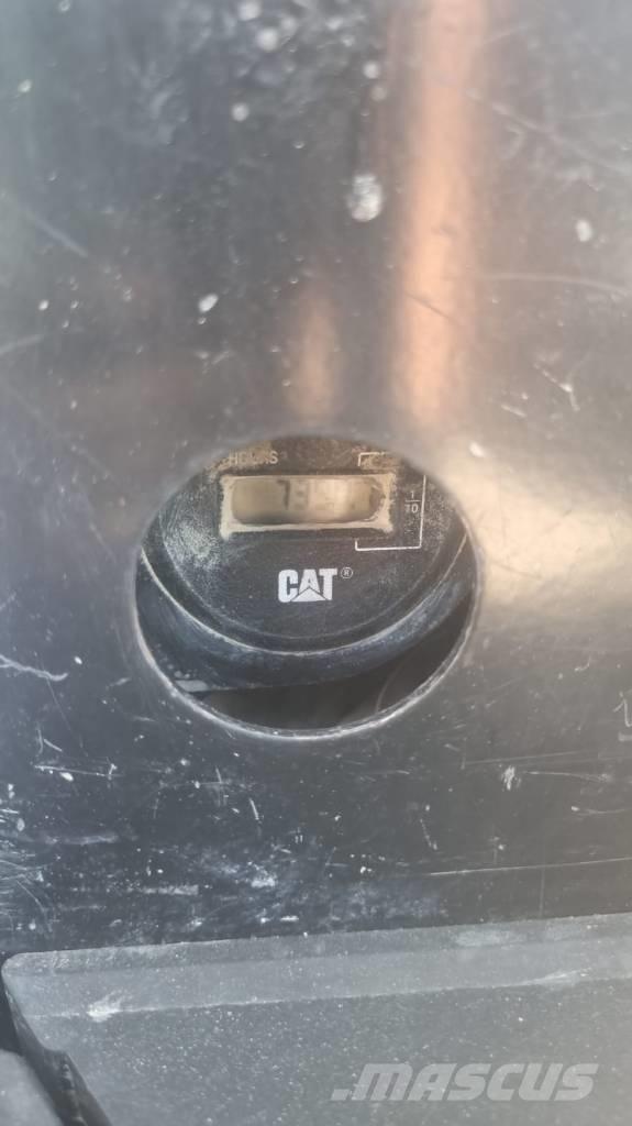 CAT 305.5 ミニ油圧ショベル 7t以下（ミニユンボ・ミニディガー）