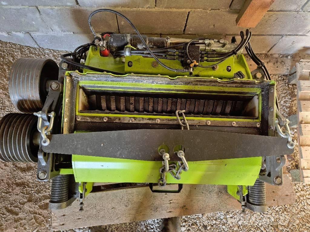 CLAAS Jaguar 960 4WD 自走式フォレージハーベスター