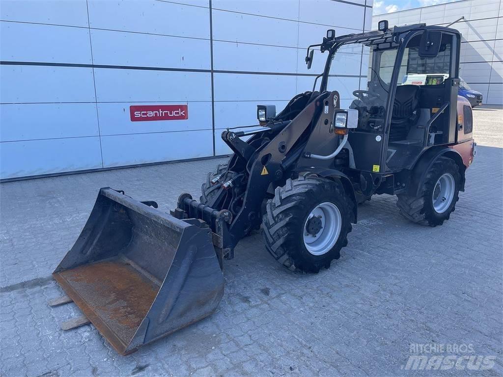Weidemann 2070 多目的ローダー