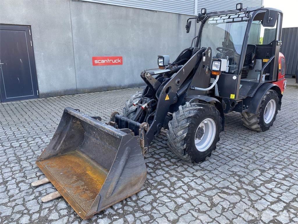 Weidemann 2070 多目的ローダー