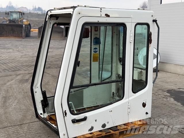 Liebherr R 944 B CAB キャビン及び内装