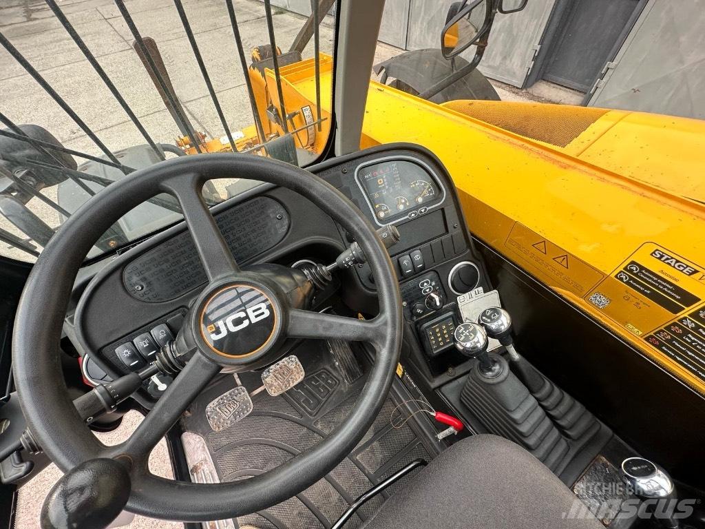 JCB 531-70 テレスコーピックハンドラー