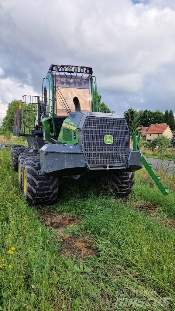 John Deere 1010G フォワーダー