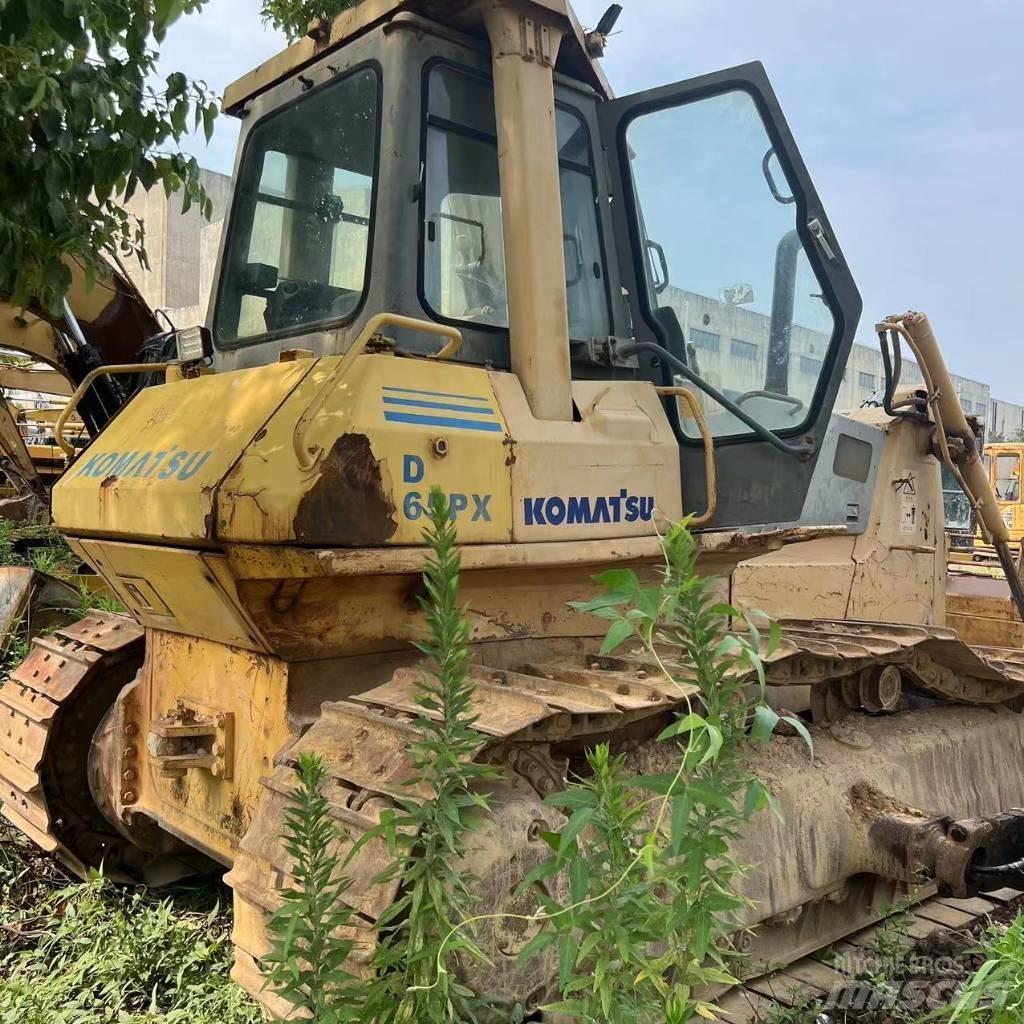 Komatsu D 65 P-12 ブルドーザー