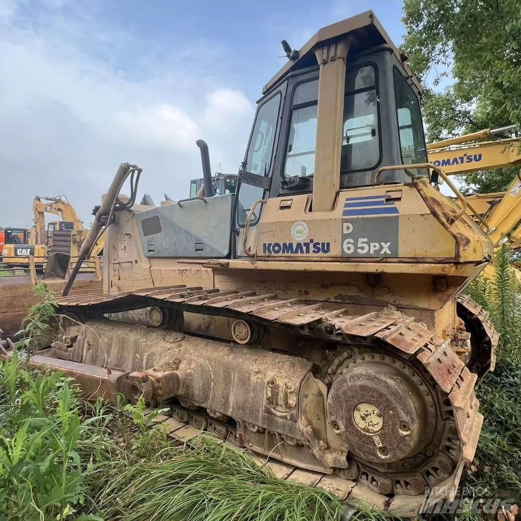 Komatsu D 65 P-12 ブルドーザー