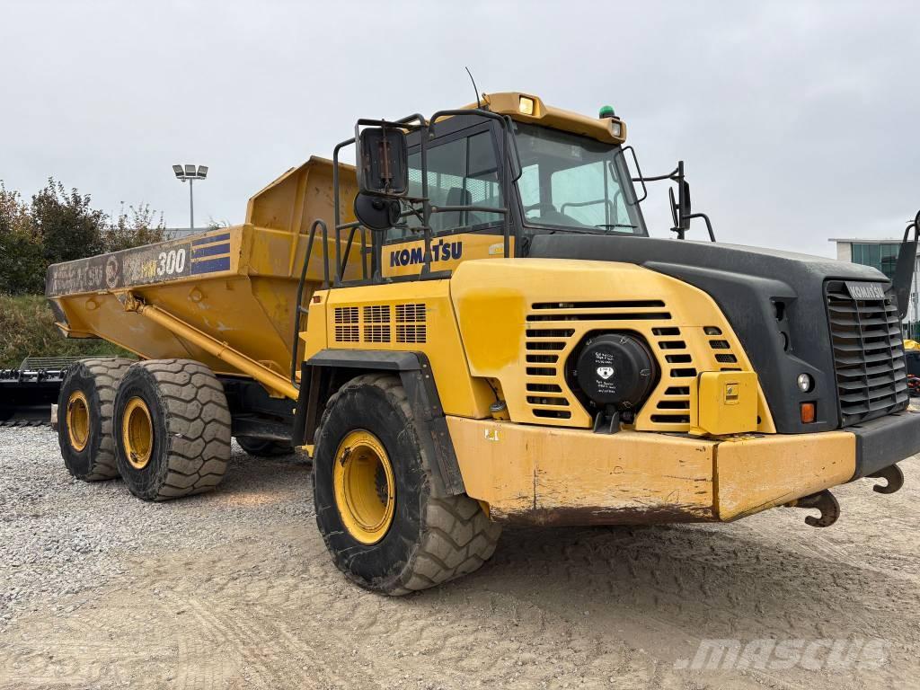 Komatsu HM300-3 アーティキュレート式ダンプトラック