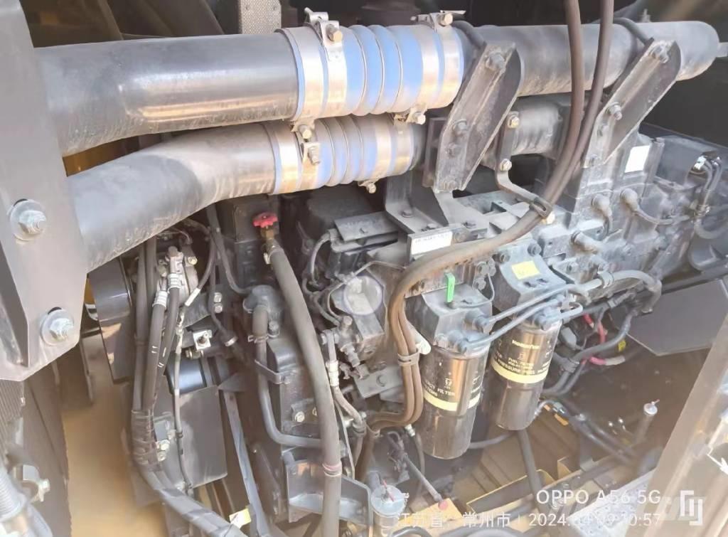 Komatsu PC 200 大型油圧ショベル12t以上（パワーショベル・ユンボ）