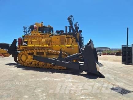 Komatsu D 375 A-8 ブルドーザー