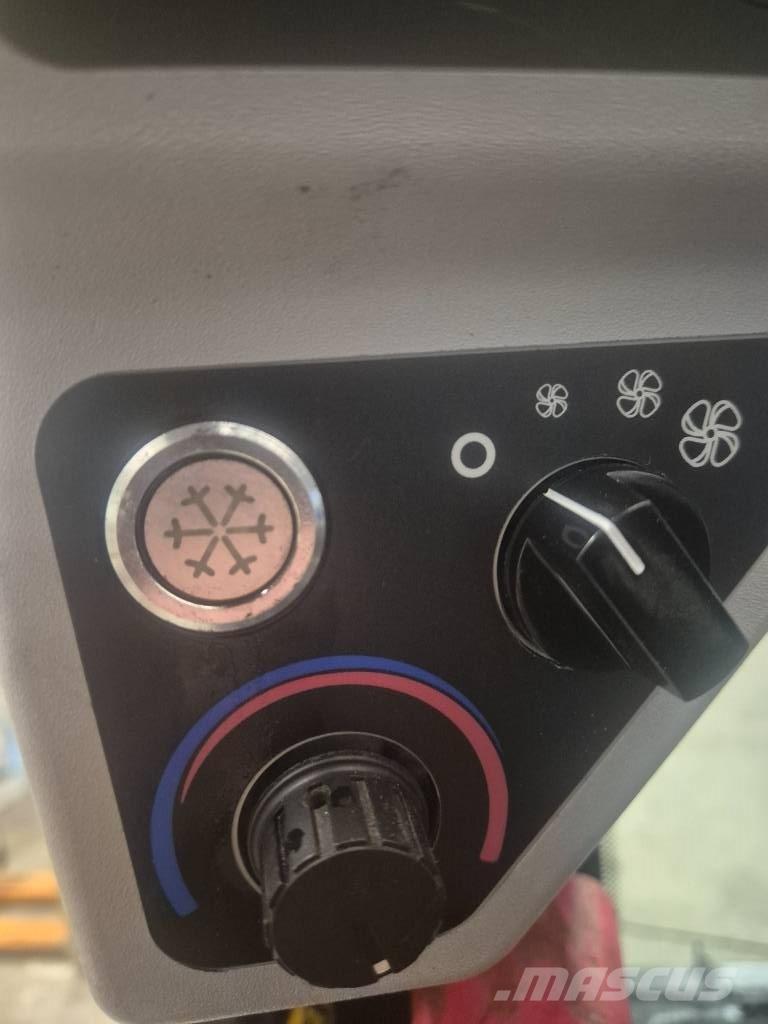 JCB 155 スキッドステアローダー