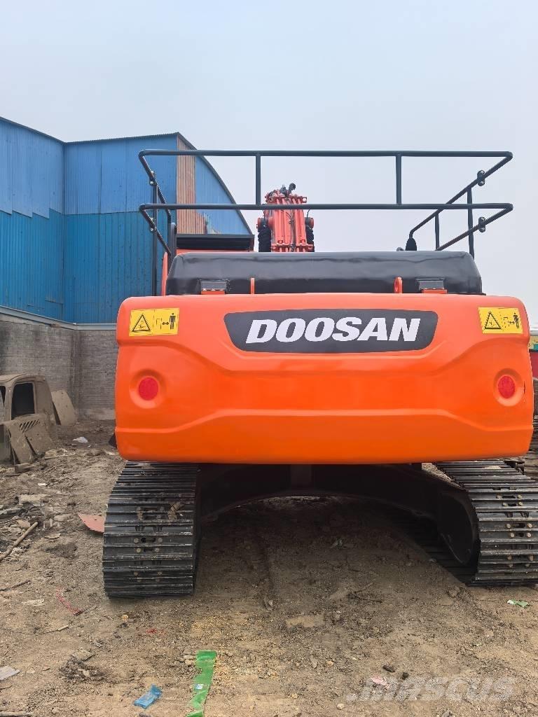 Doosan DX300LC 大型油圧ショベル12t以上（パワーショベル・ユンボ）