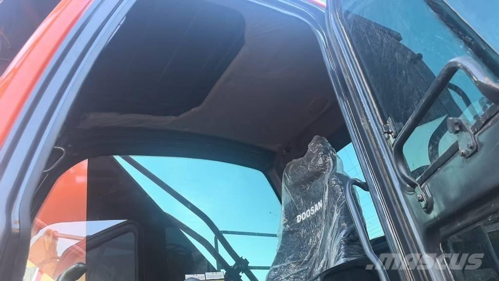 Doosan DX300LC 大型油圧ショベル12t以上（パワーショベル・ユンボ）