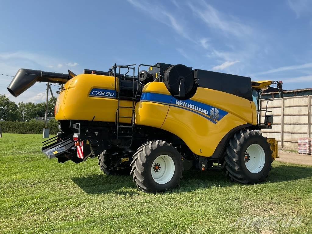 New Holland CX 8.90 コンバイン