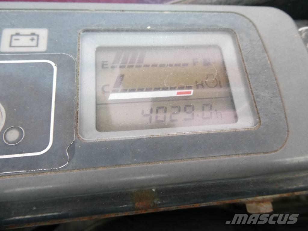 Hitachi ZX 20 UR ミニ油圧ショベル 7t以下（ミニユンボ・ミニディガー）