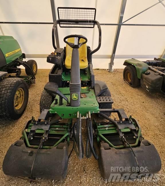 John Deere 2500 A グリーンモア/芝刈り機