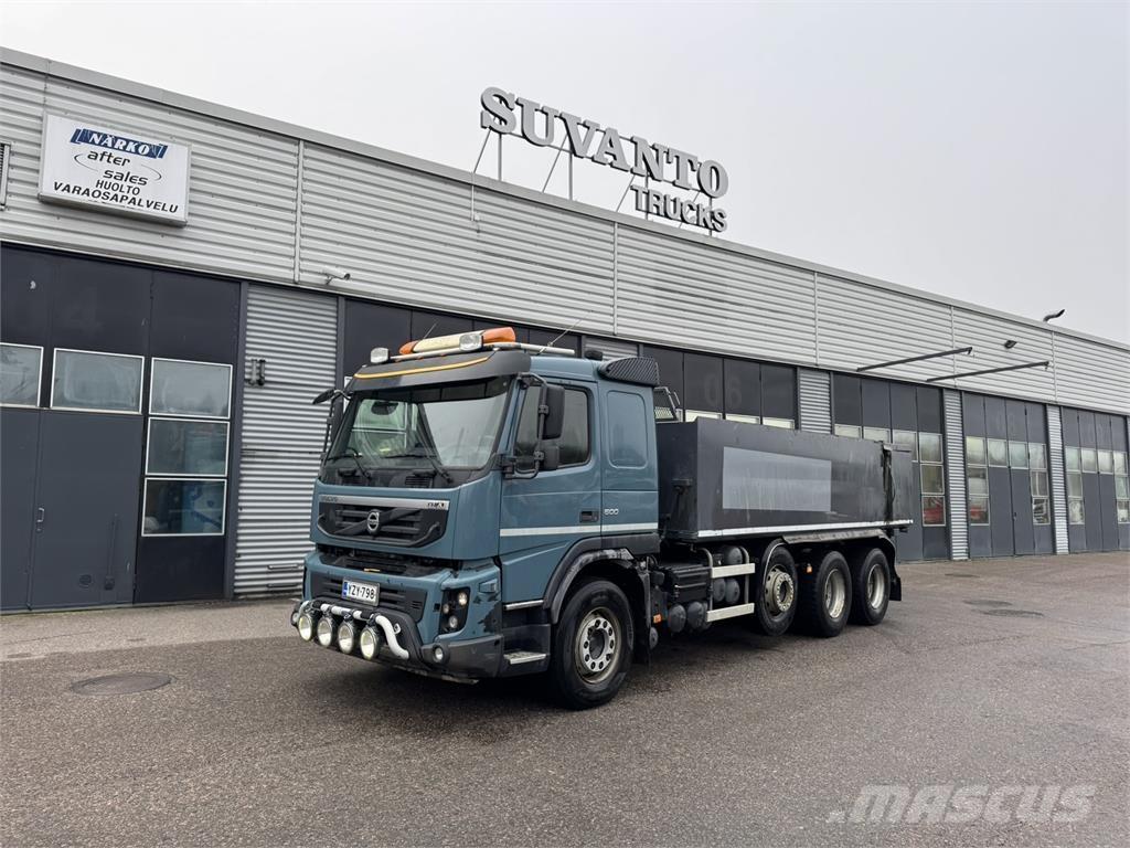 Volvo FMX 8x4 ダンプ