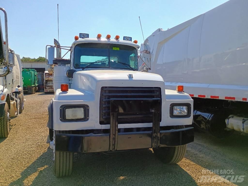 Mack RD 688 S 塵芥車、パッカー車