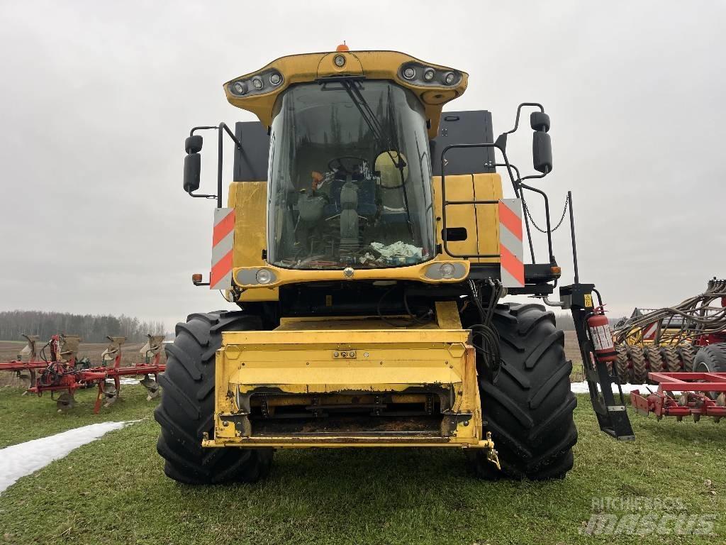 New Holland CSX 7070 コンバイン