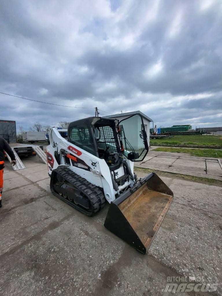 Bobcat T 590 スキッドステアローダー